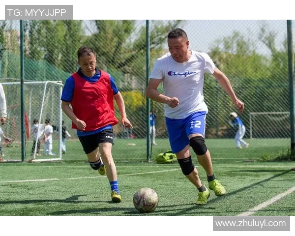 足球踩泥的乐趣与挑战探讨如何在泥泞中找到激情与技术的结合